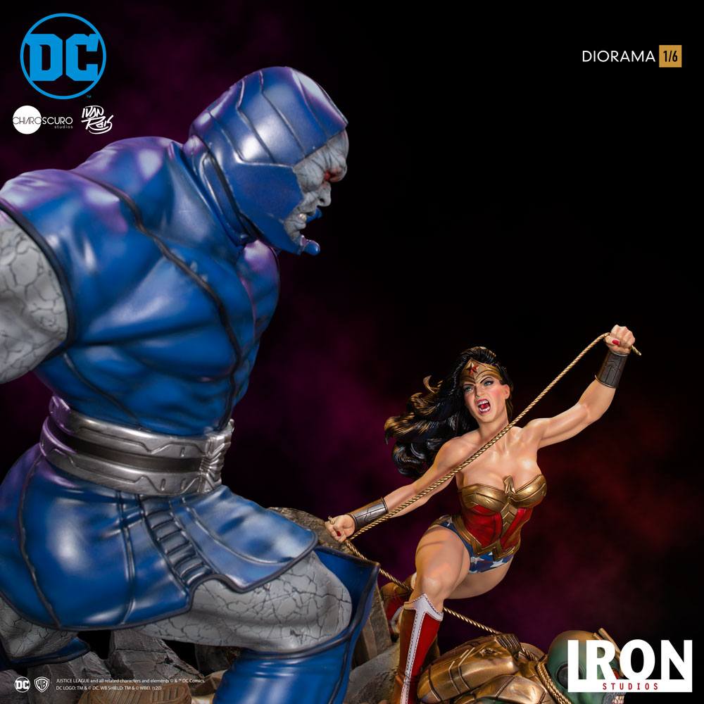 IRON STUDIO - Dc Comics - Wonder Woman vs Darkseid Diorama 1:6 by Ivan Reis - Image 6
