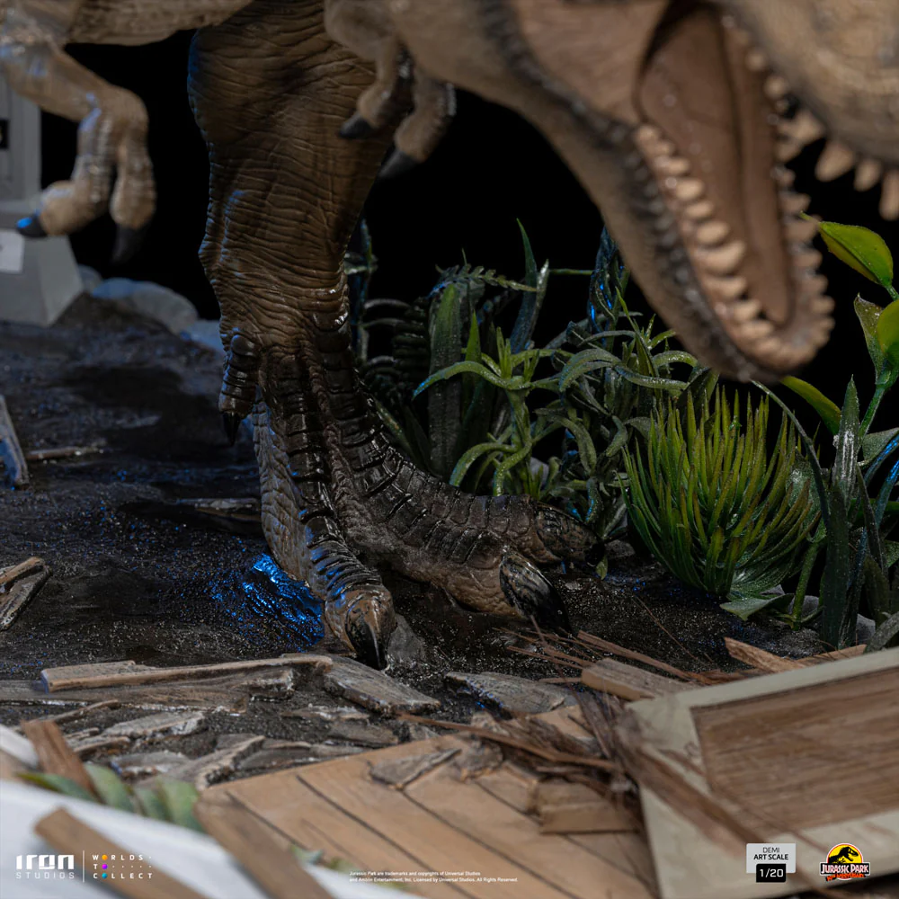 IRON STUDIO - Jurassic Park Demi Art Scale Statue 1:20 T-Rex Attacks Donald Gennaro - Image 5