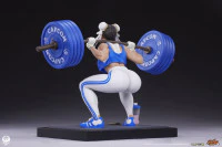 SIDESHOW - Street Fighter: Chun-Li Powerlifting 1:4 Scale Statue - Image 3
