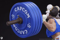 SIDESHOW - Street Fighter: Chun-Li Powerlifting 1:4 Scale Statue - Image 8